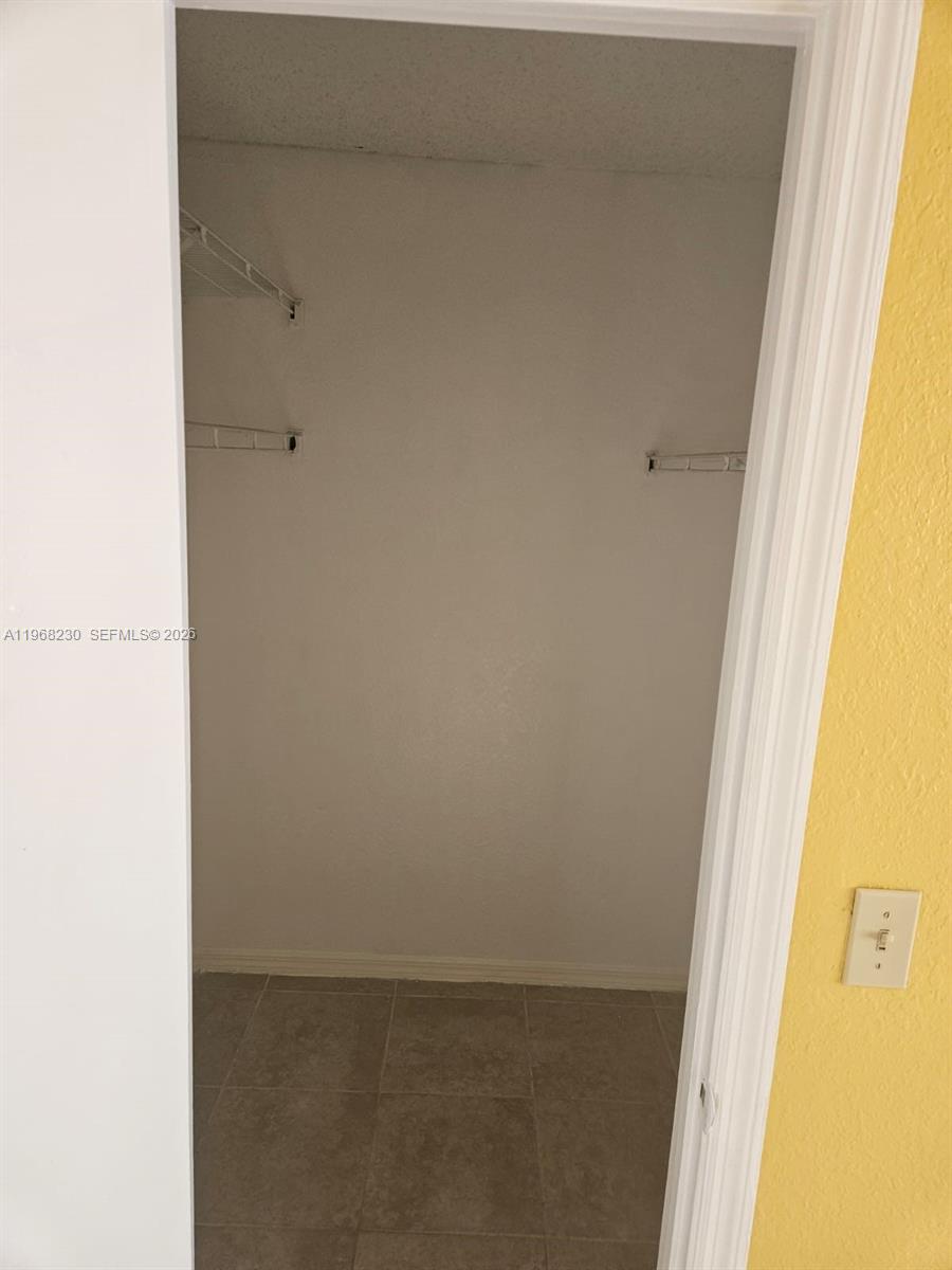 3300 N Pinewalk Dr N #1911, Margate FL 33063