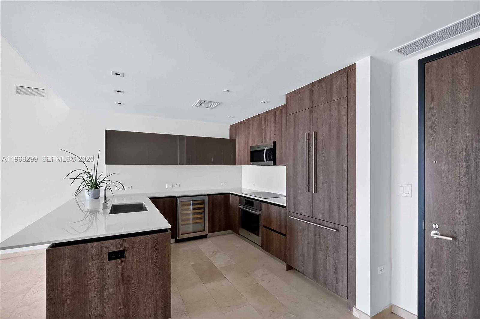 88 SW 7th St #3003, Miami FL 33130