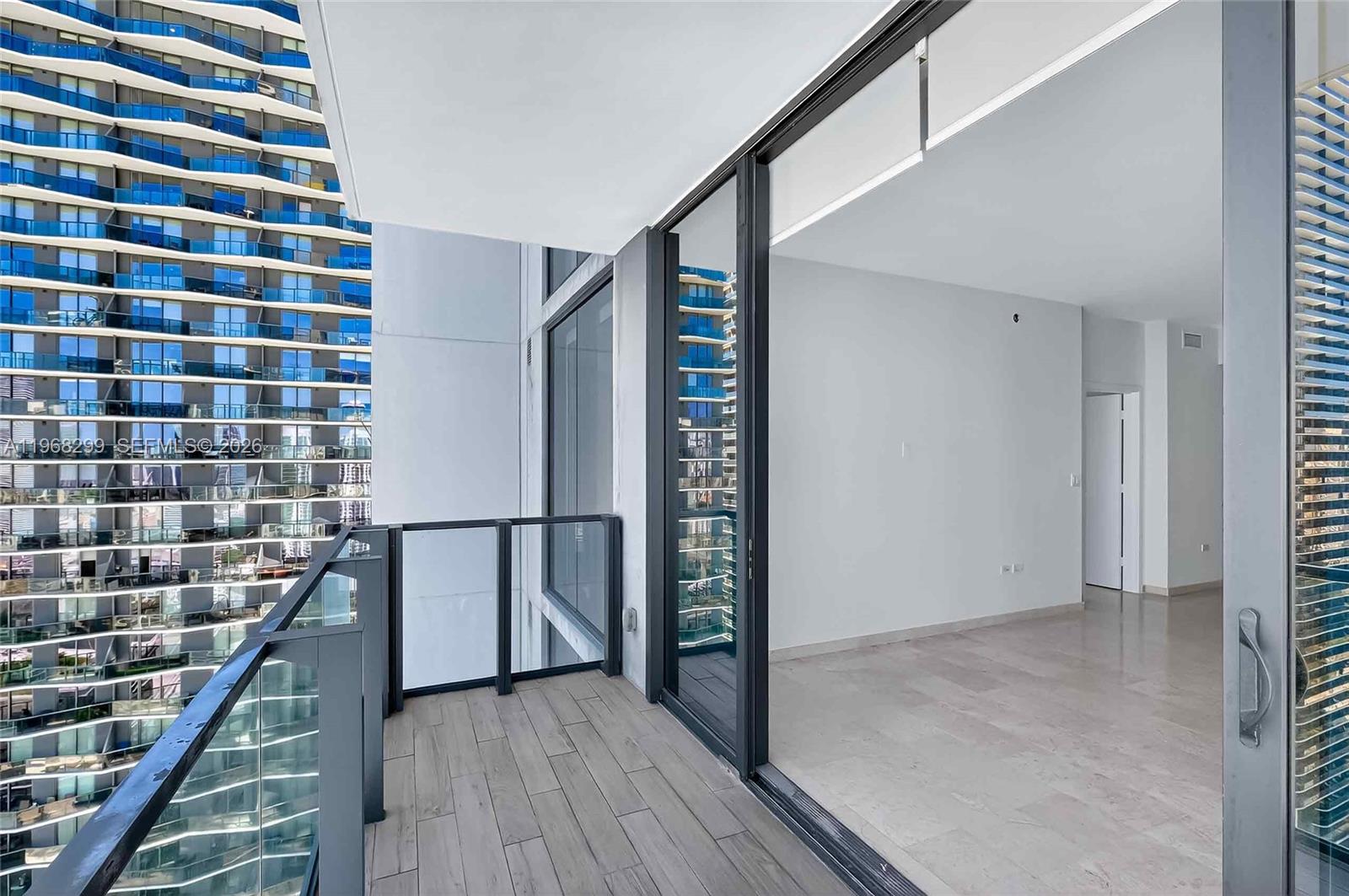 88 SW 7th St #3003, Miami FL 33130