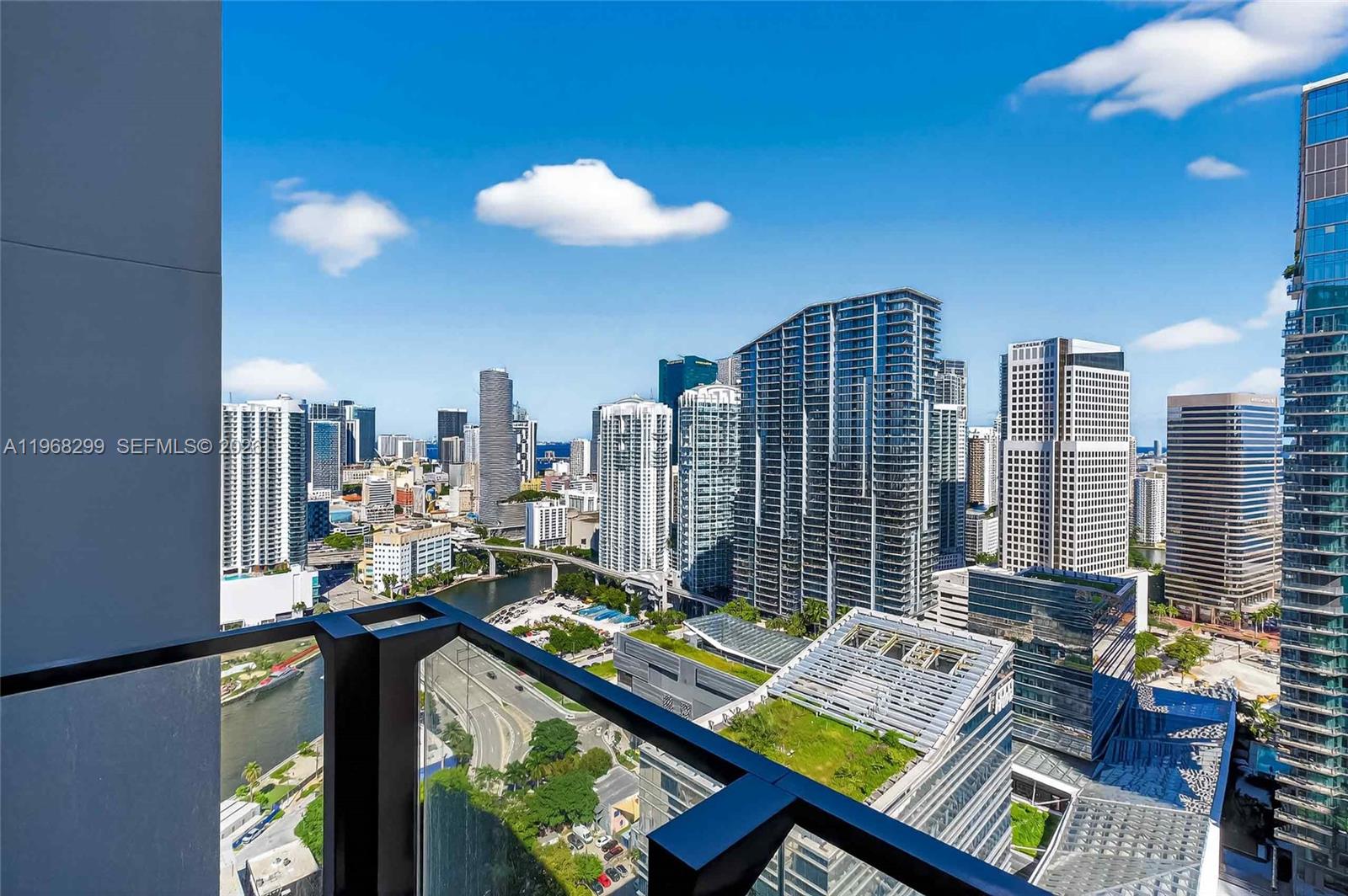 88 SW 7th St #3003, Miami FL 33130