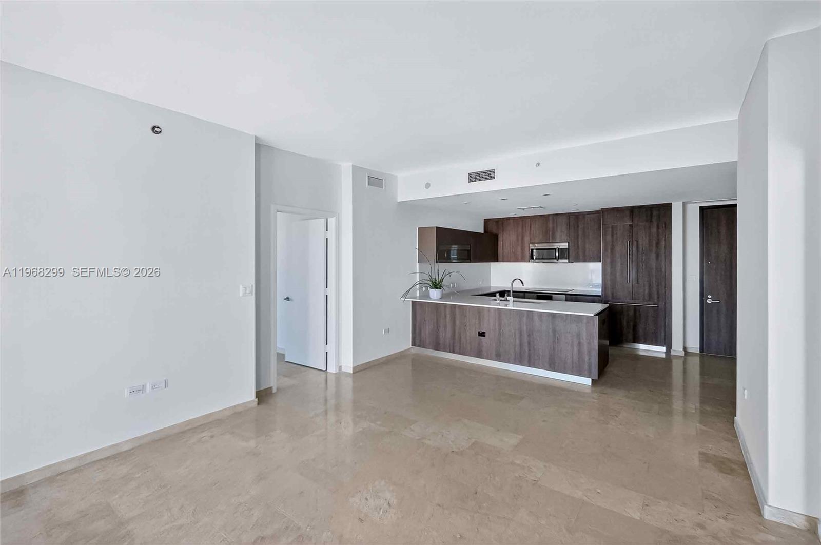 88 SW 7th St #3003, Miami FL 33130