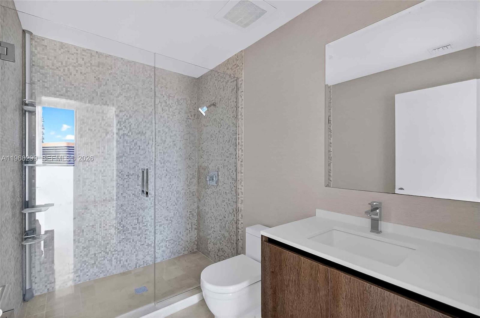 88 SW 7th St #3003, Miami FL 33130