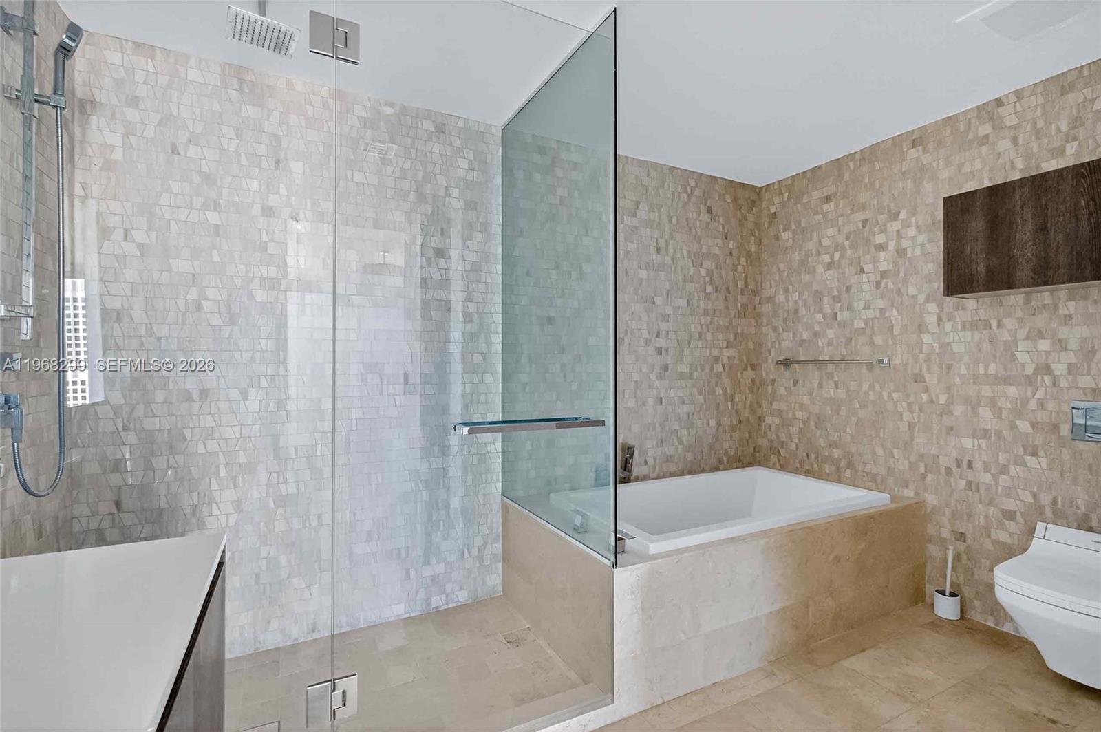 88 SW 7th St #3003, Miami FL 33130