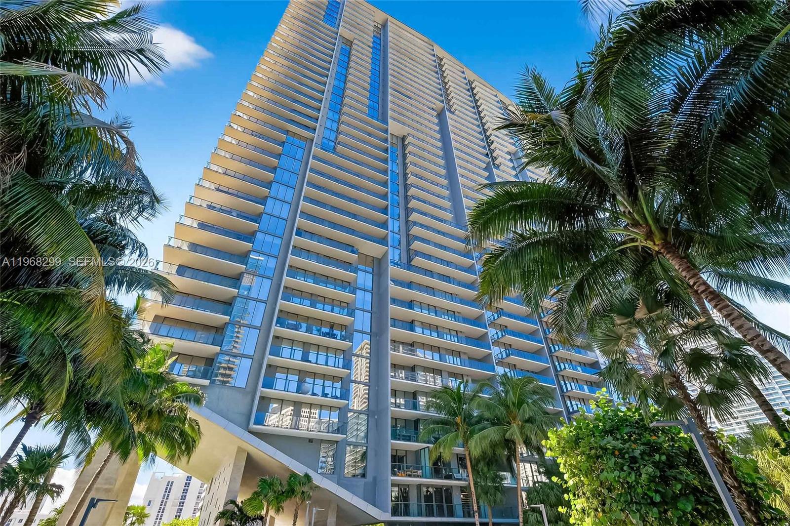 88 SW 7th St #3003, Miami FL 33130