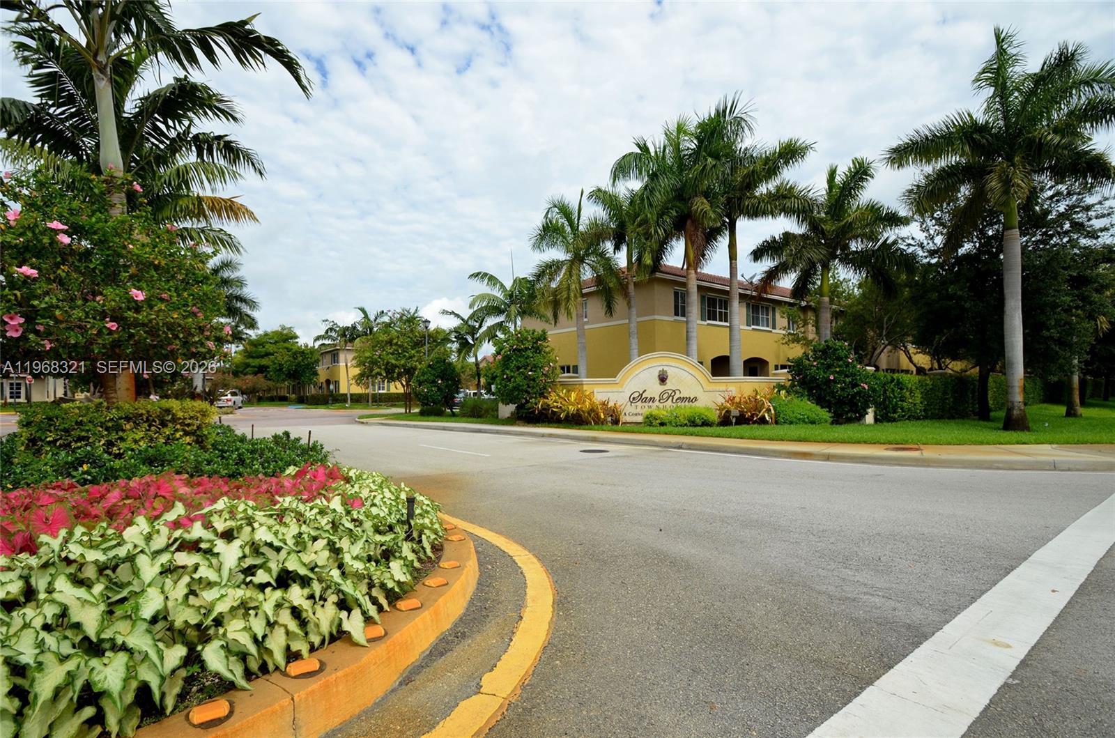 1958 SW 60th Ter #1958, North Lauderdale FL 33068