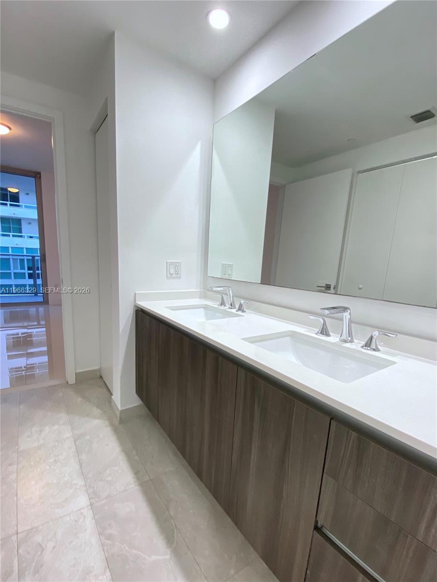 488 NE 18th St #407, Miami FL 33132