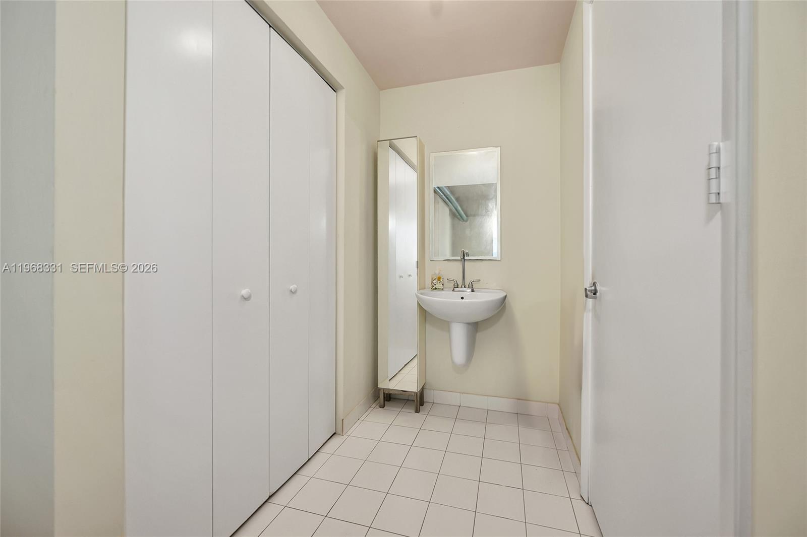 690 SW 1st Ct #1504, Miami FL 33130