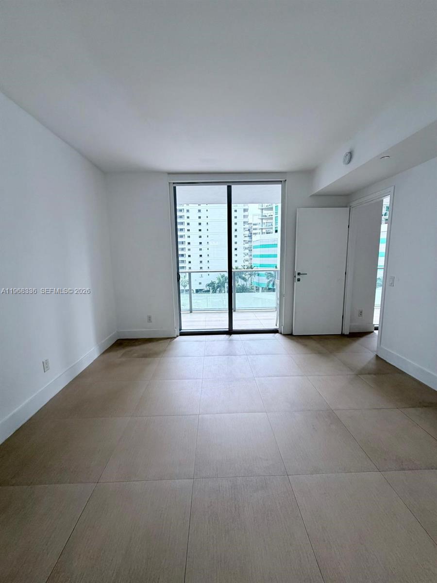 1300 Brickell Bay Dr #607, Miami FL 33131