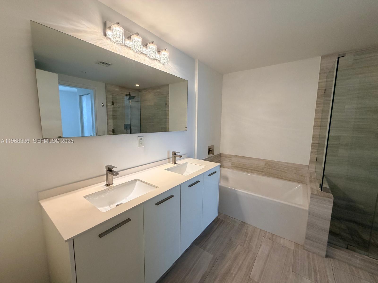 1300 Brickell Bay Dr #607, Miami FL 33131