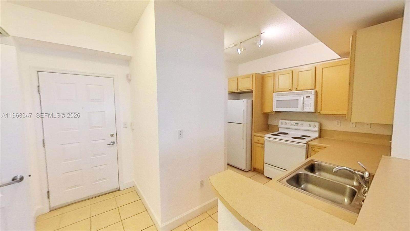 6001 SW 70th St #217, South Miami FL 33143