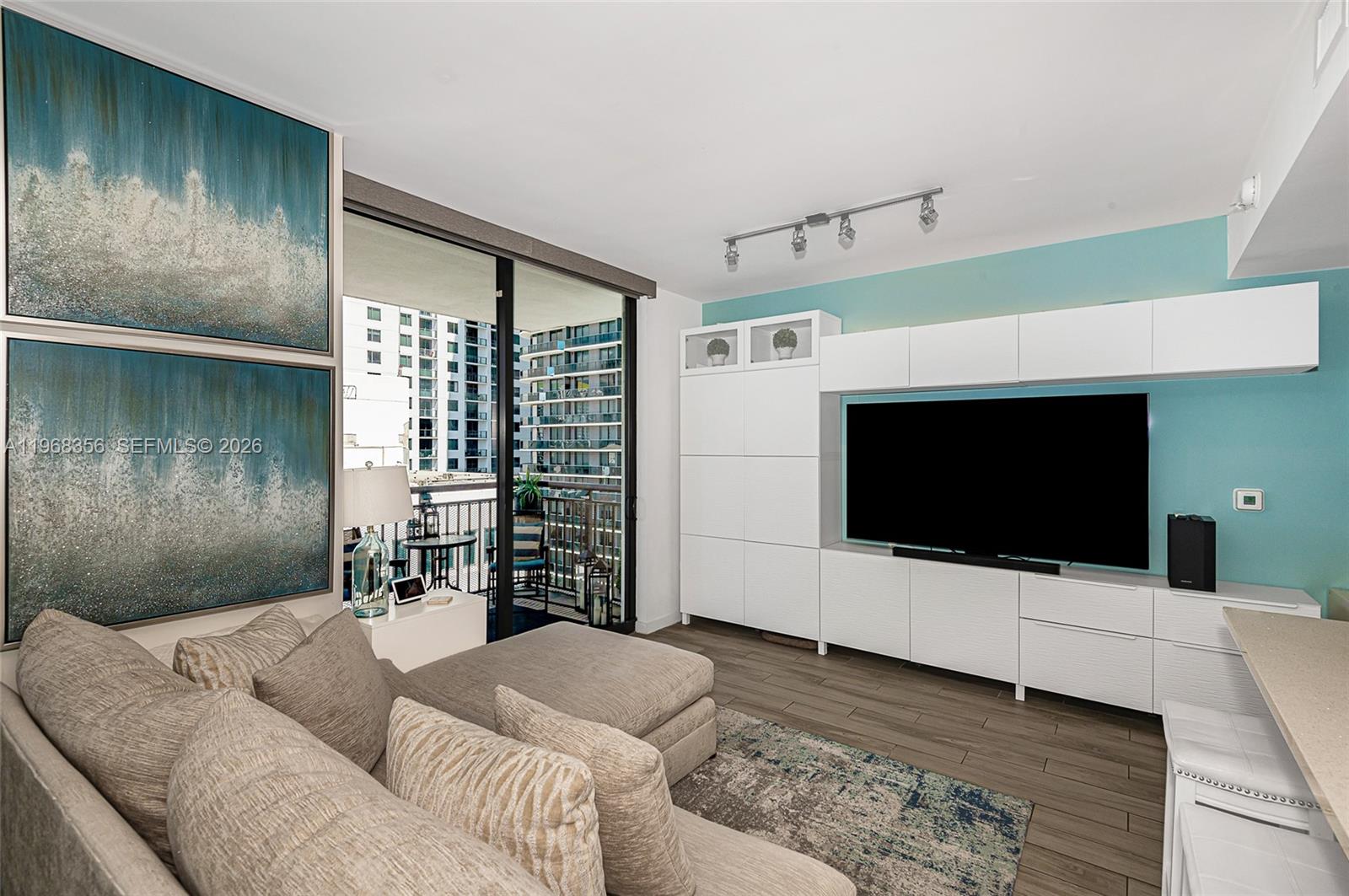 999 SW 1st Ave #3215, Miami FL 33130