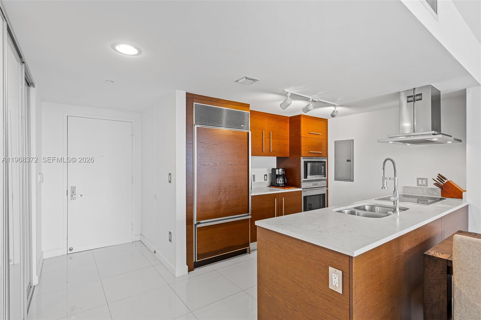 495 Brickell Ave #905, Miami FL 33131