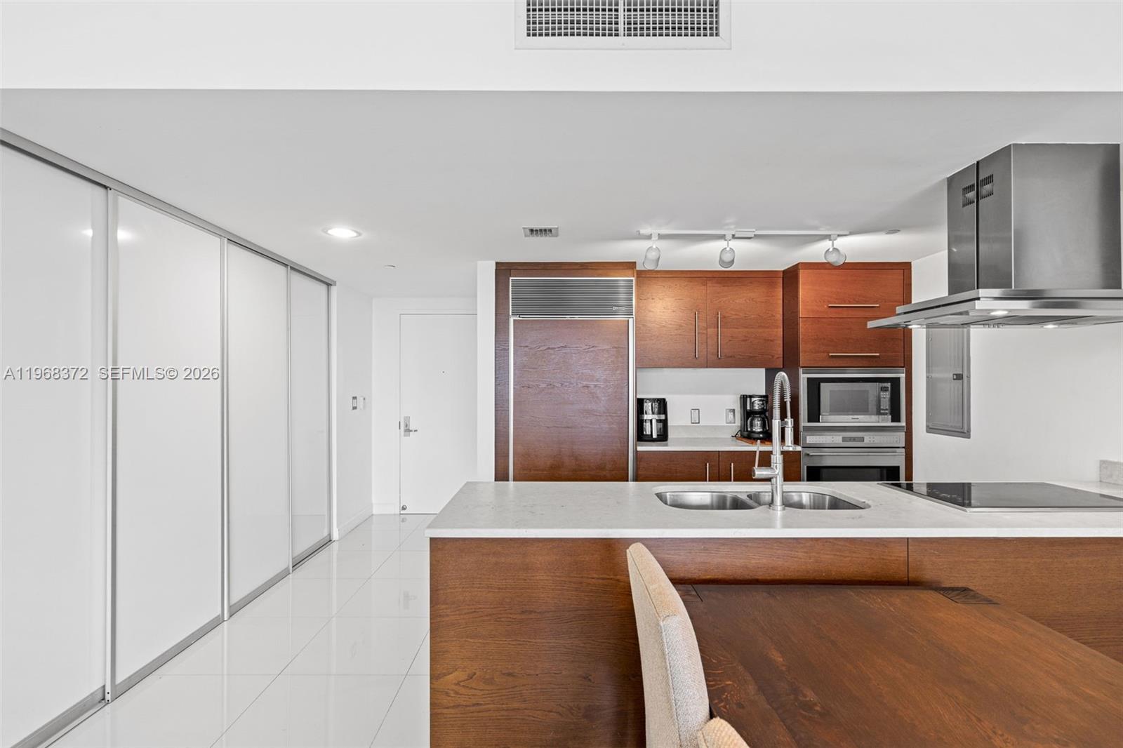 495 Brickell Ave #905, Miami FL 33131