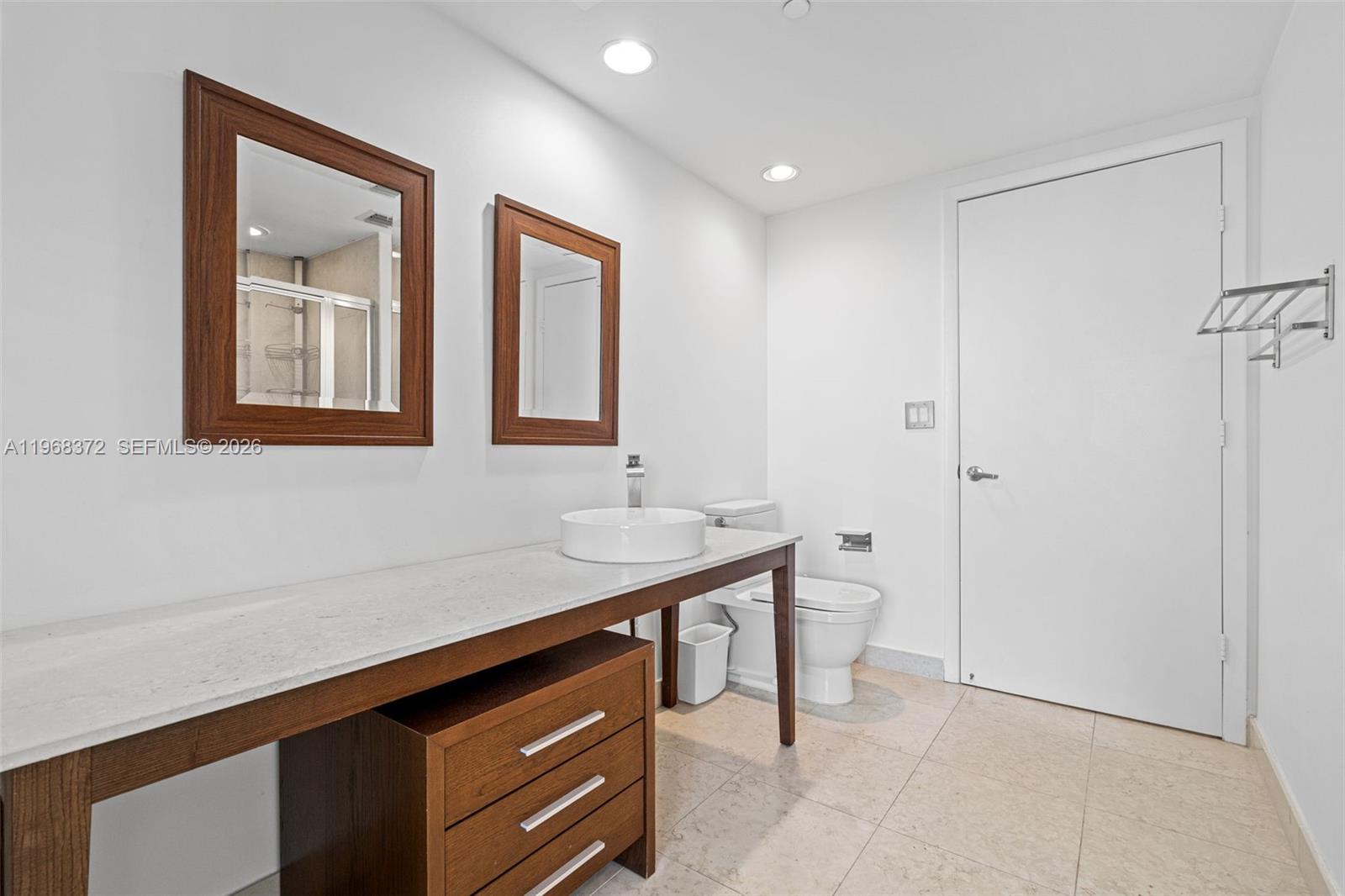 495 Brickell Ave #905, Miami FL 33131