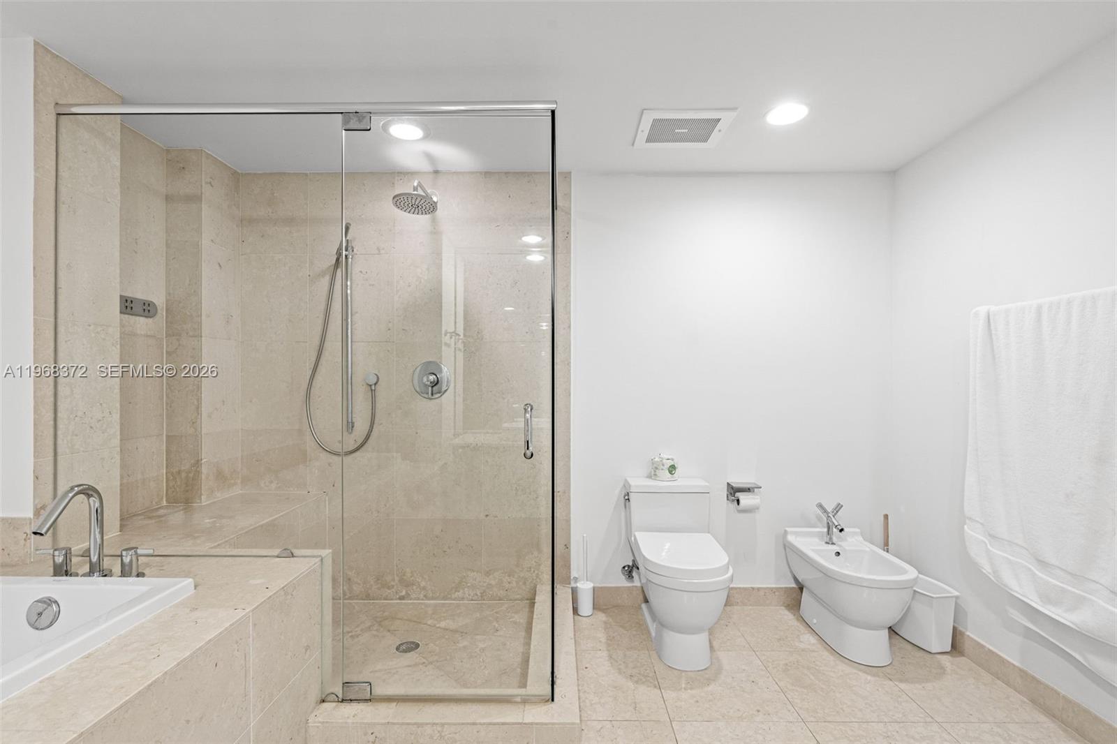 495 Brickell Ave #905, Miami FL 33131
