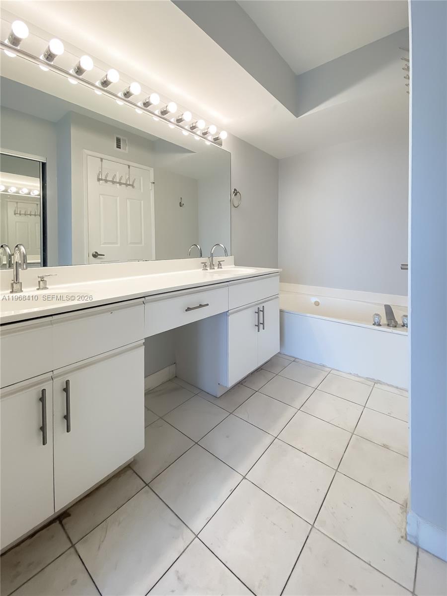 3400 NE 192nd St #LPH7, Aventura FL 33180