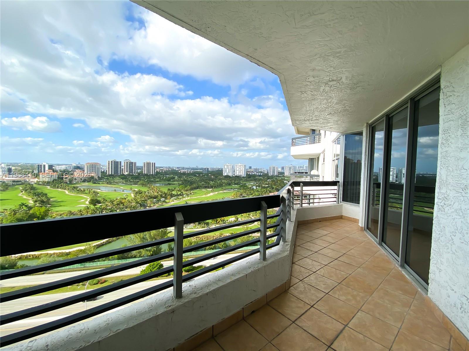 3400 NE 192nd St #LPH7, Aventura FL 33180