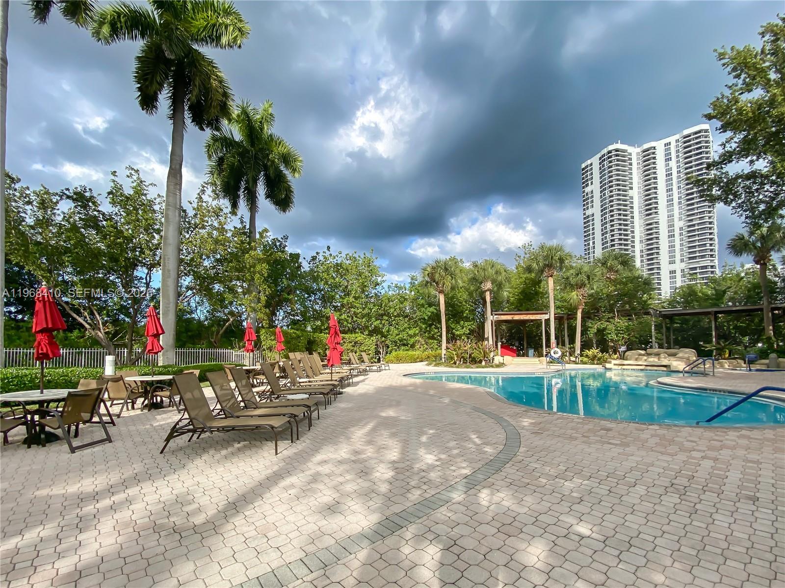 3400 NE 192nd St #LPH7, Aventura FL 33180