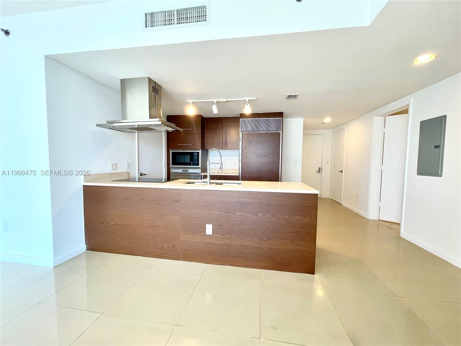 495 BRICKELL AV #3011, Miami FL 33131