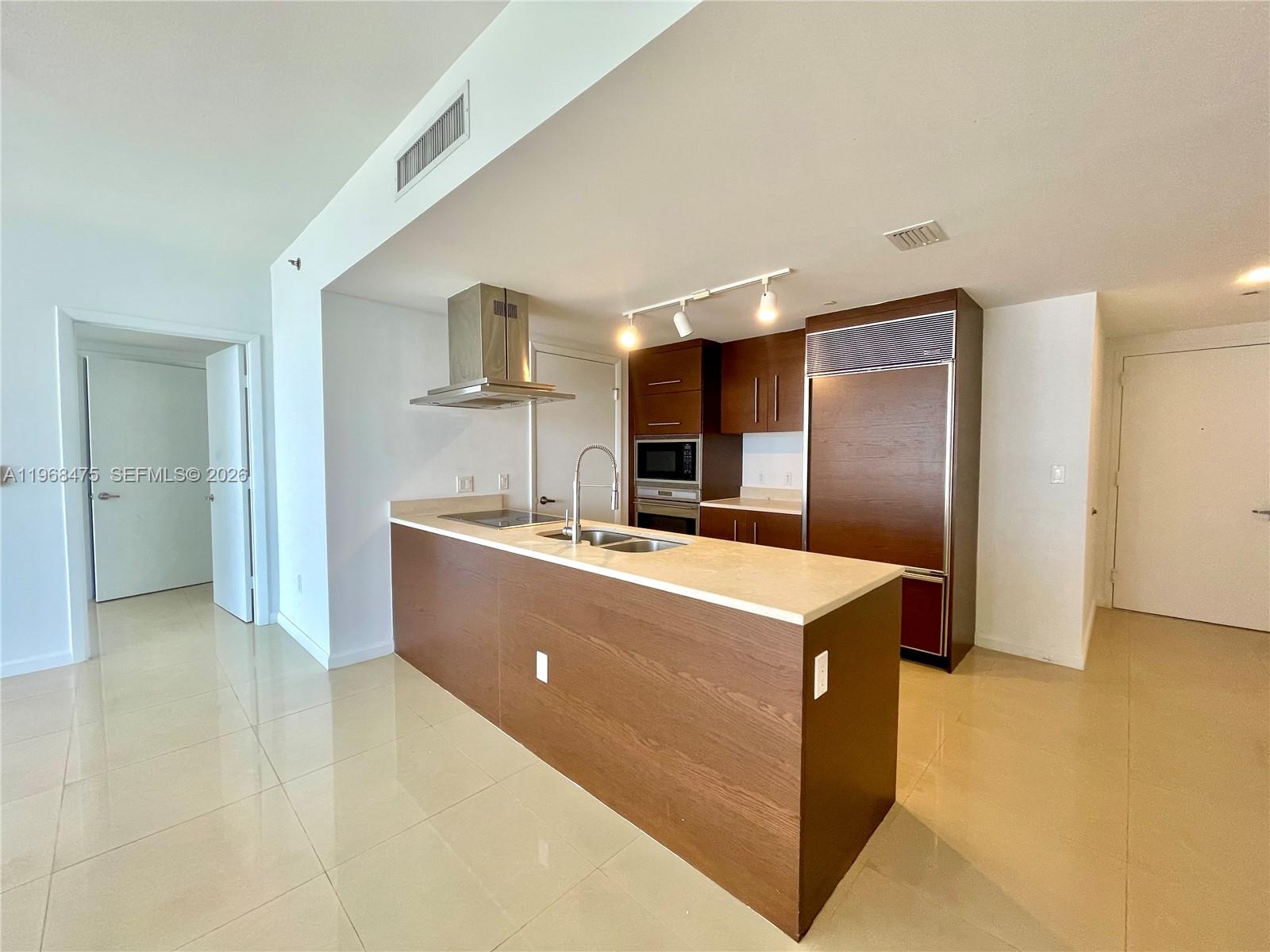 495 BRICKELL AV #3011, Miami FL 33131