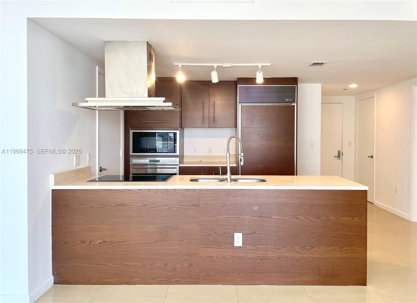 495 BRICKELL AV #3011, Miami FL 33131