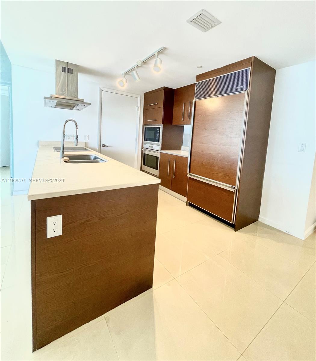 495 BRICKELL AV #3011, Miami FL 33131