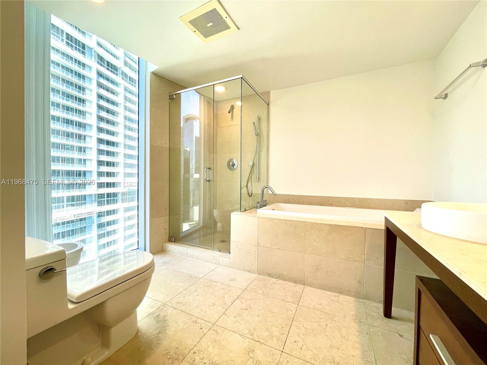495 BRICKELL AV #3011, Miami FL 33131