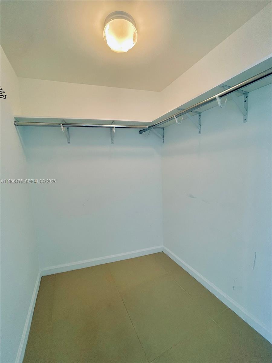 495 BRICKELL AV #3011, Miami FL 33131