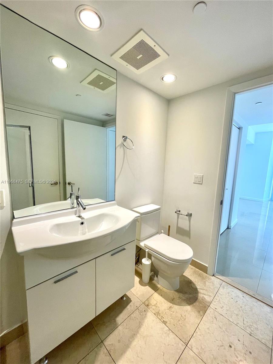 495 BRICKELL AV #3011, Miami FL 33131