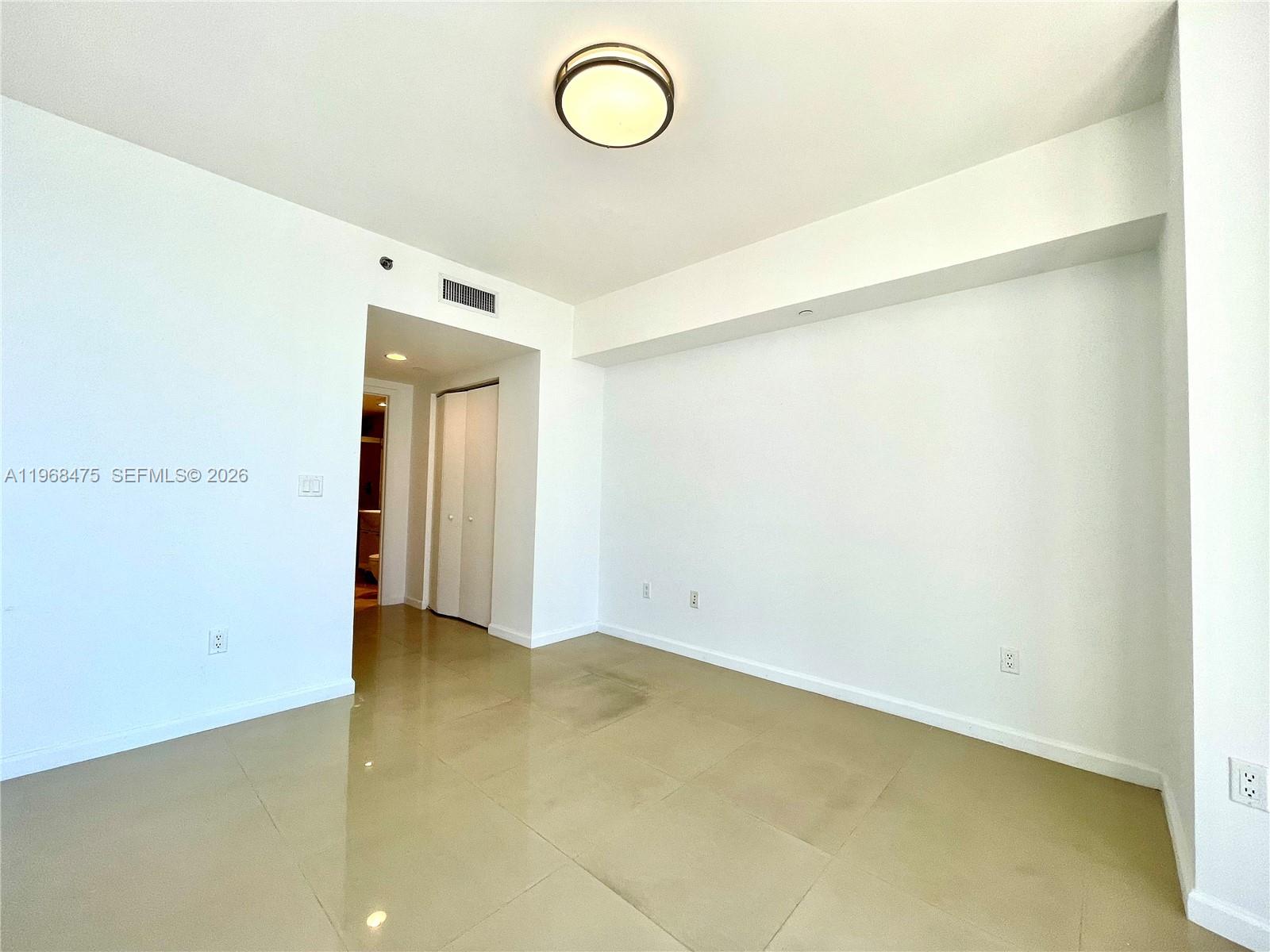 495 BRICKELL AV #3011, Miami FL 33131