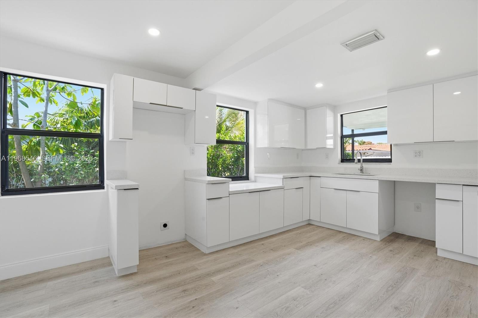4237 SW 7th St, Miami FL 33134