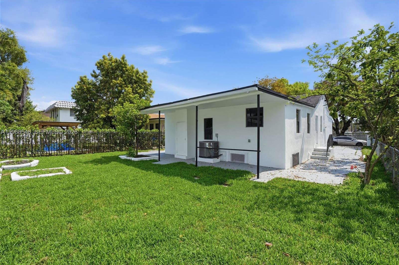 4237 SW 7th St, Miami FL 33134