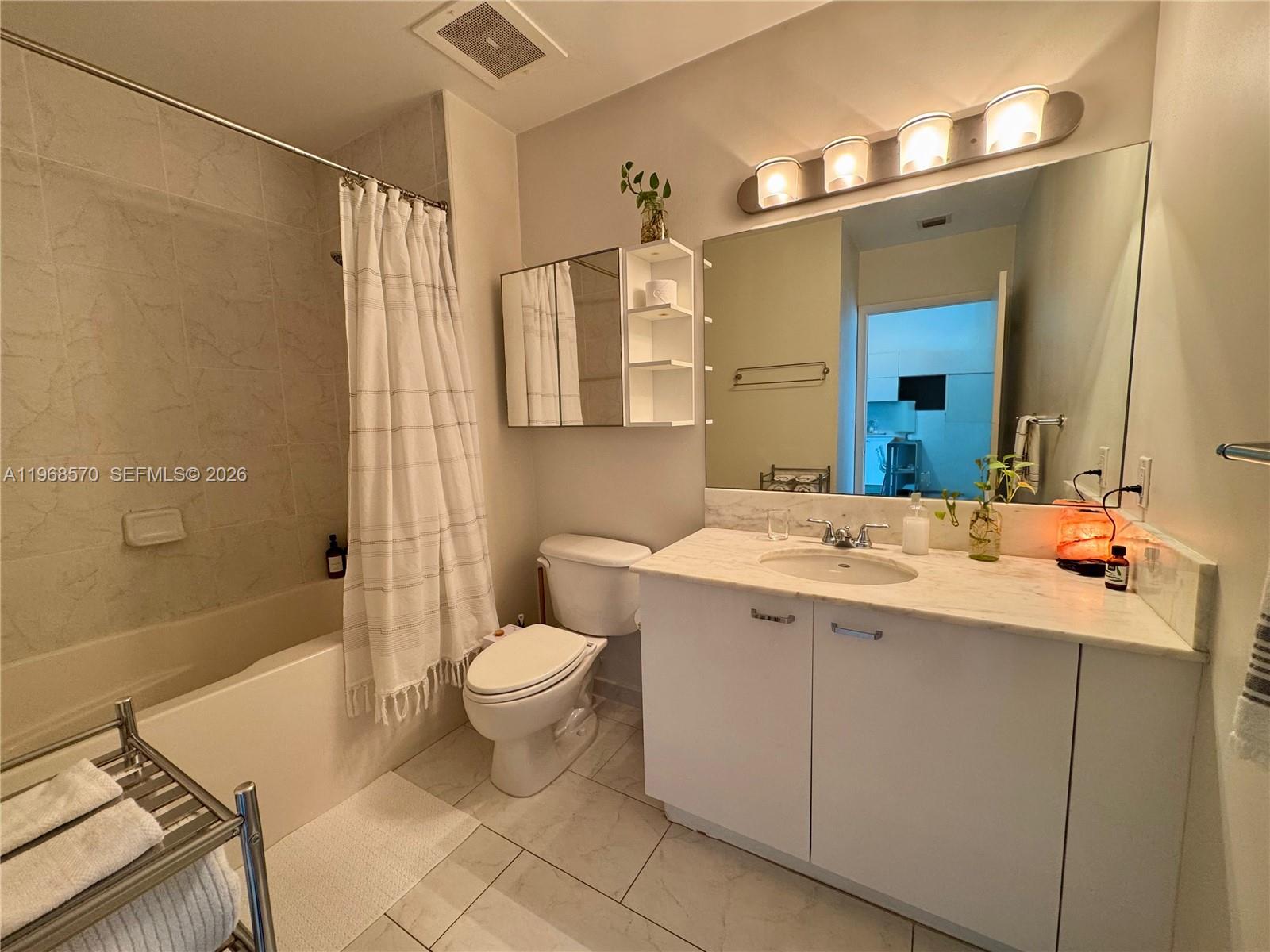 133 NE 2nd Ave #1507, Miami FL 33132