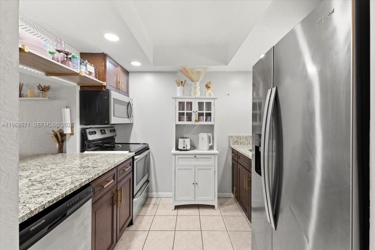 307 Waterside Dr, Hypoluxo FL 33462