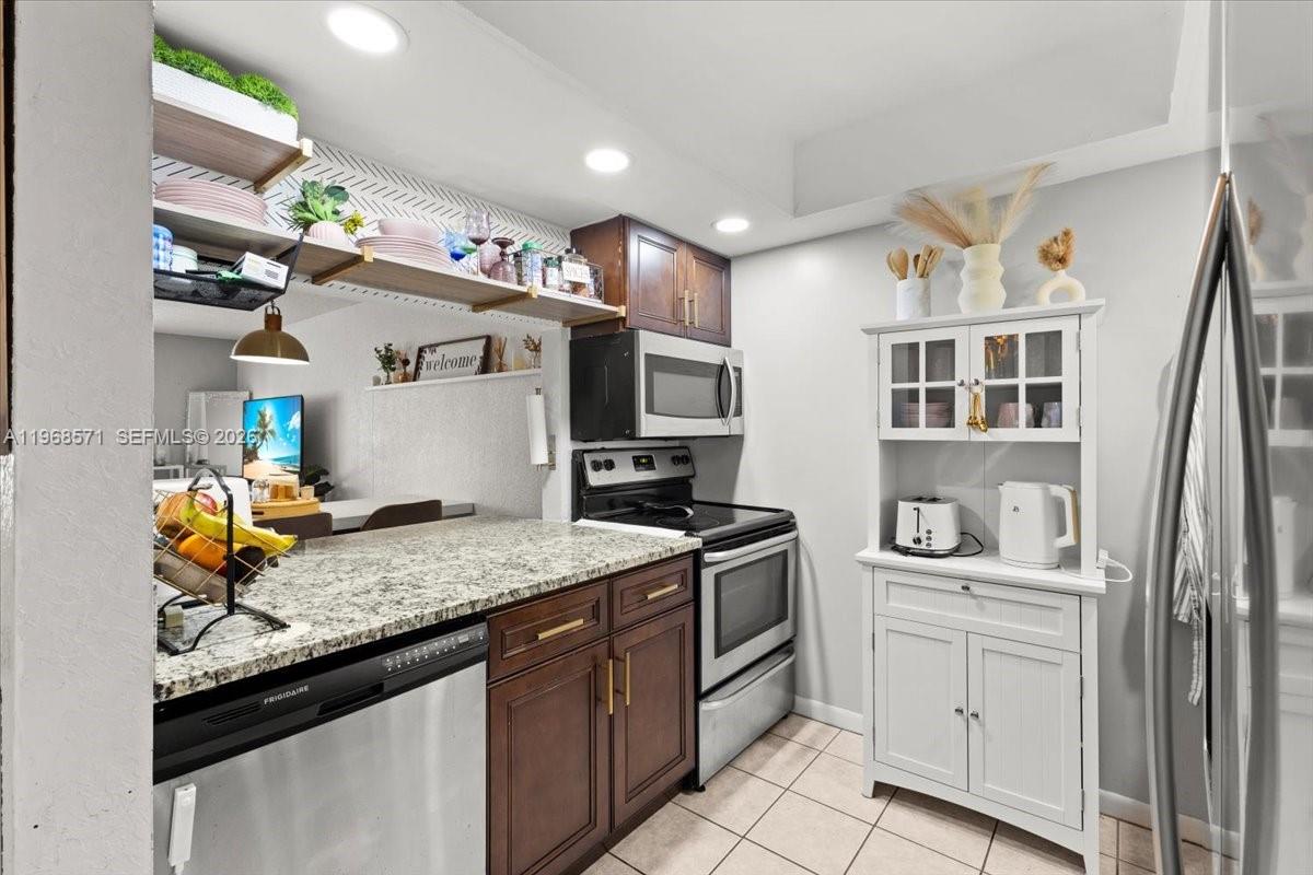 307 Waterside Dr, Hypoluxo FL 33462