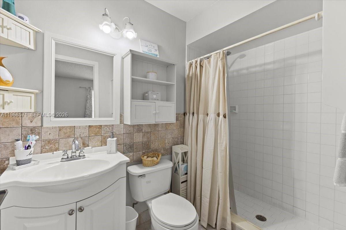 307 Waterside Dr, Hypoluxo FL 33462