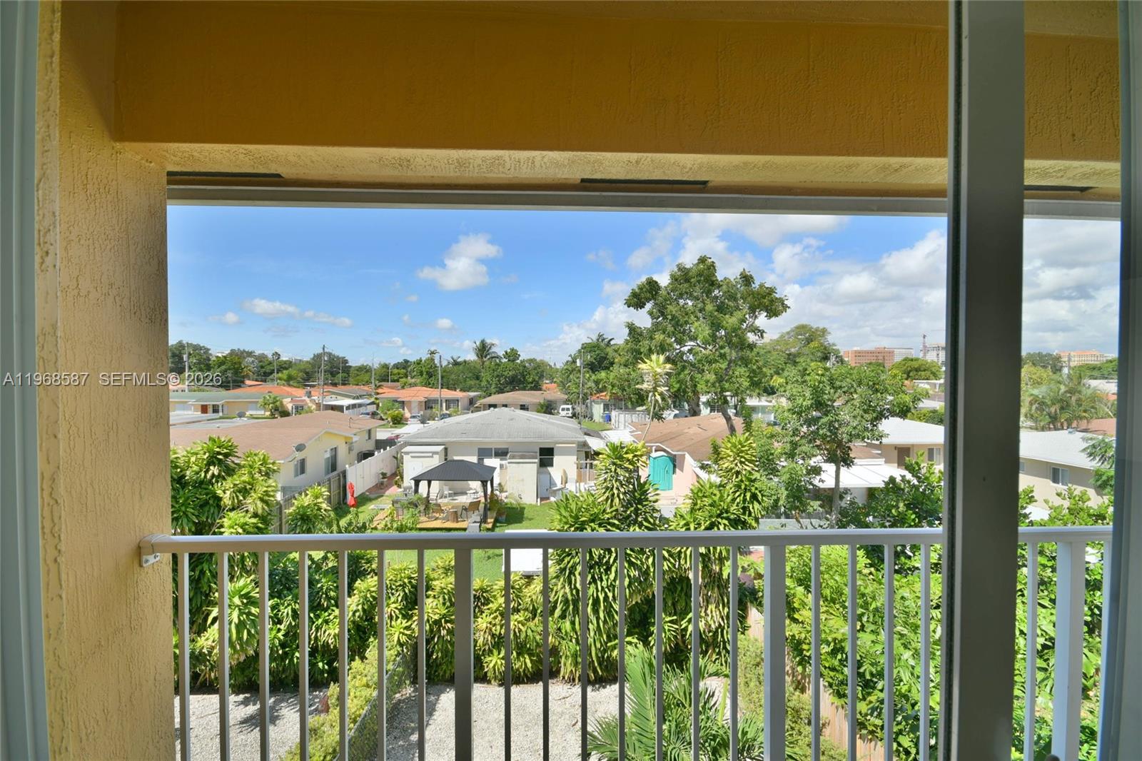 2780 SW 33 AVE, Miami FL 33133