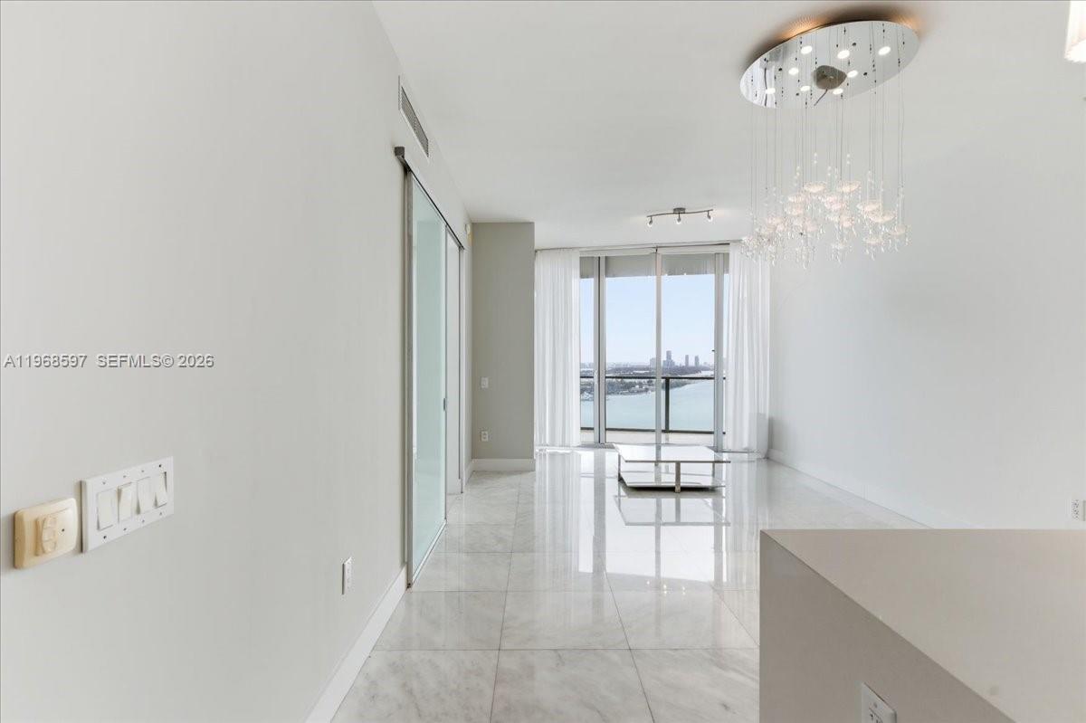 1100 Biscayne Blvd #2702, Miami FL 33132