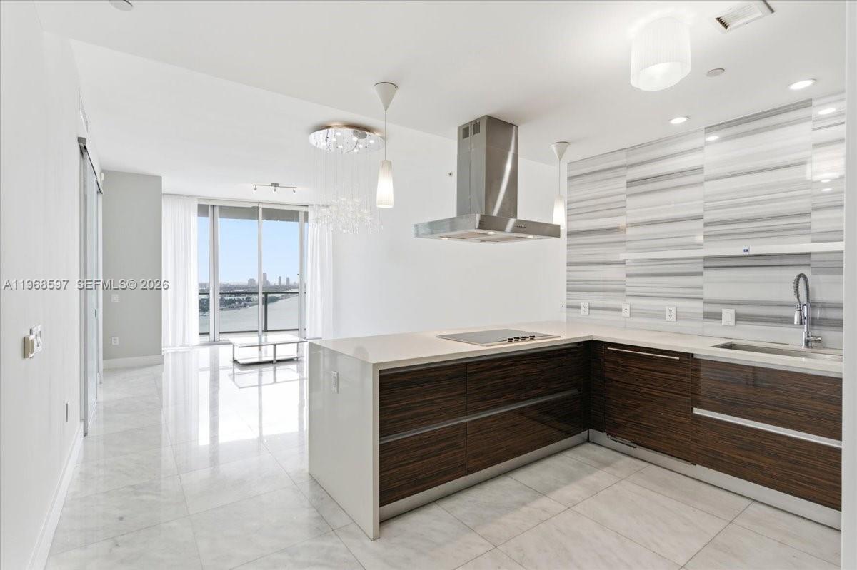 1100 Biscayne Blvd #2702, Miami FL 33132