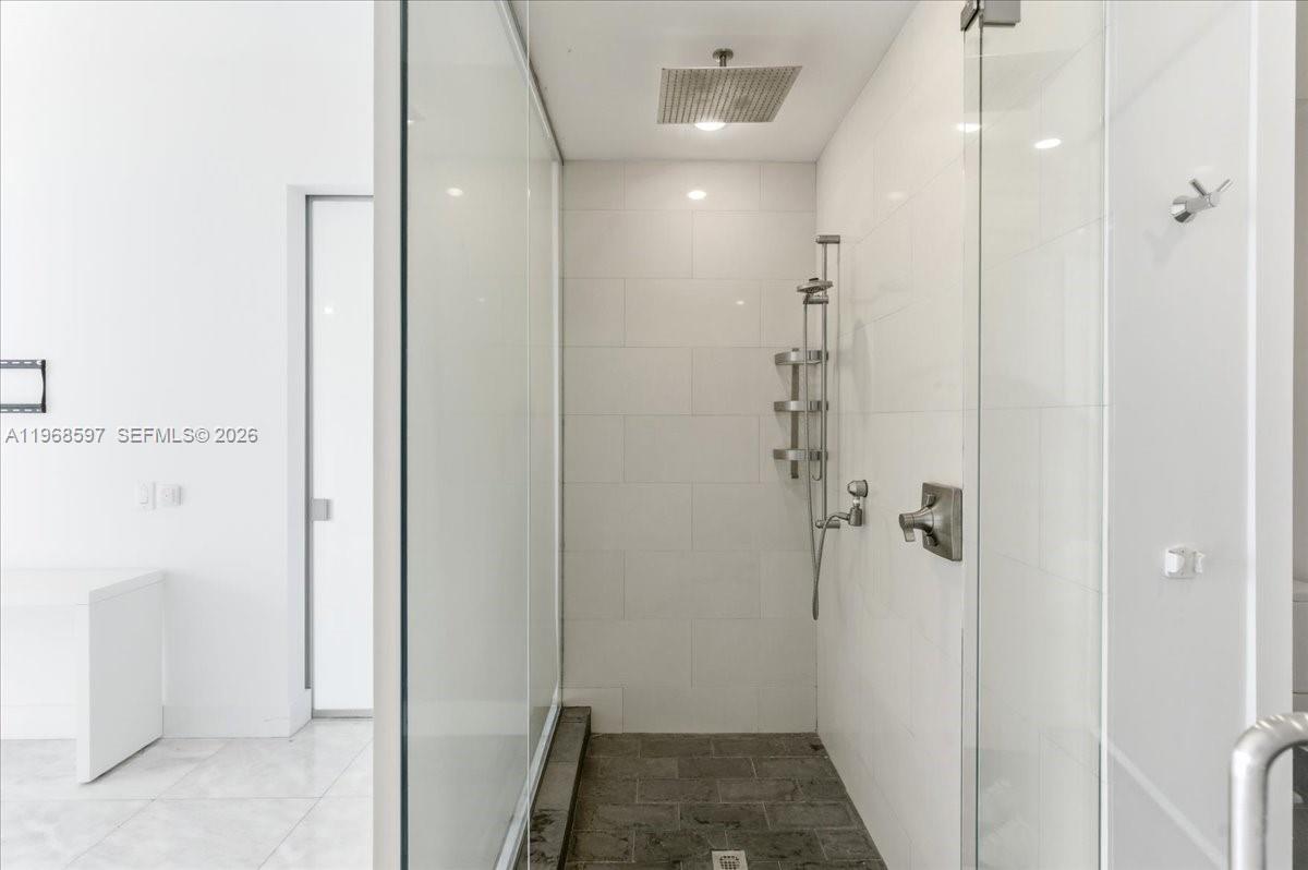 1100 Biscayne Blvd #2702, Miami FL 33132