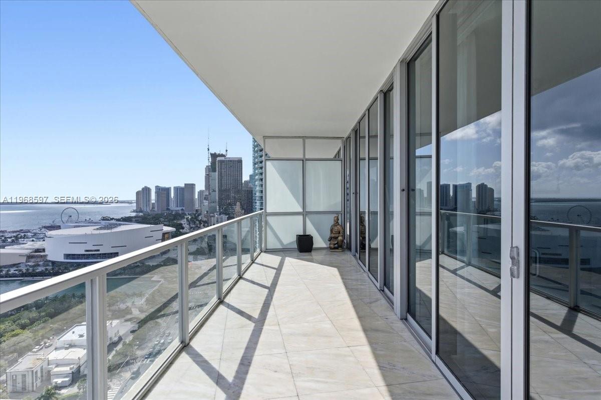 1100 Biscayne Blvd #2702, Miami FL 33132