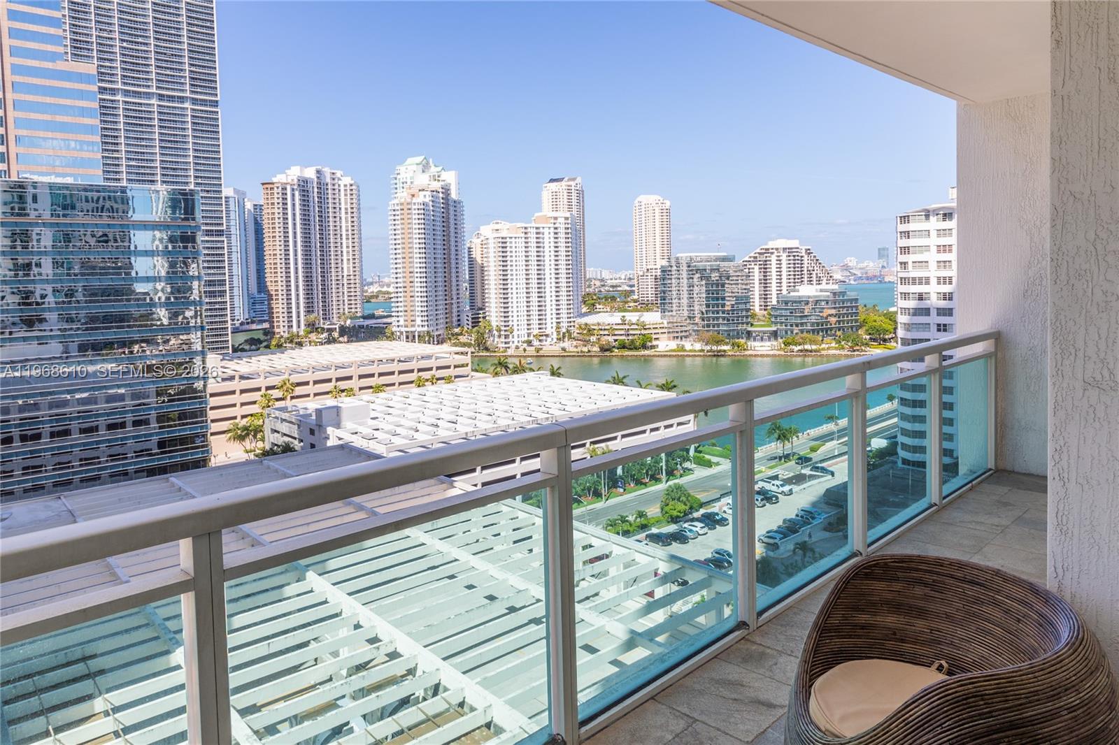 950 Brickell Bay Dr #1504, Miami FL 33131