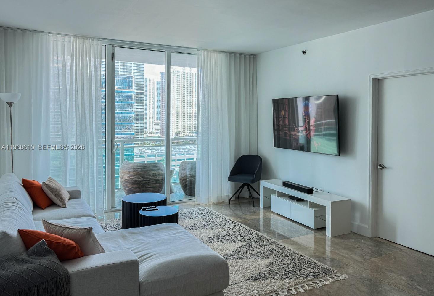 950 Brickell Bay Dr #1504, Miami FL 33131