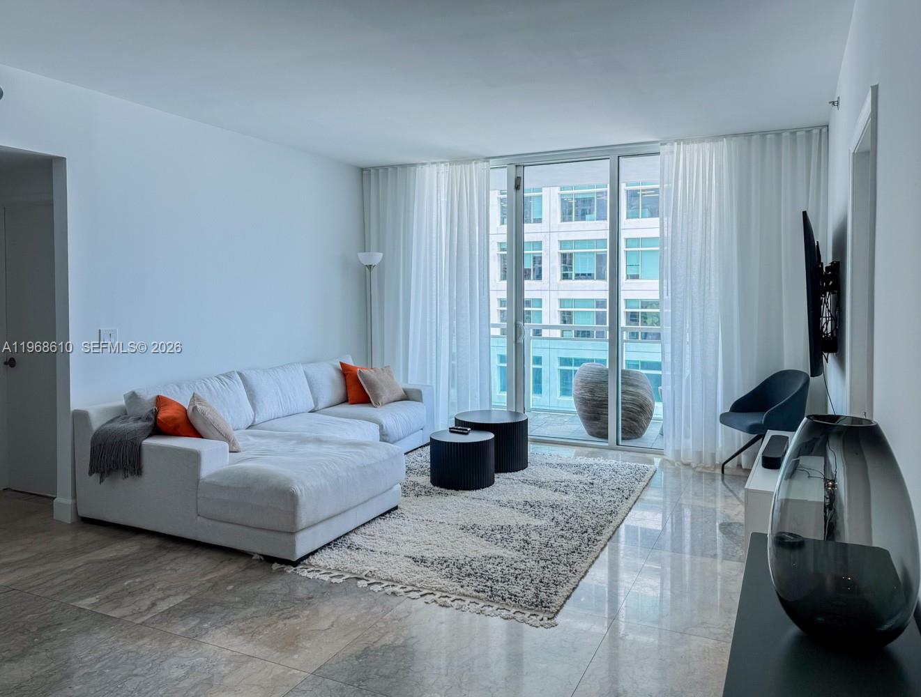 950 Brickell Bay Dr #1504, Miami FL 33131