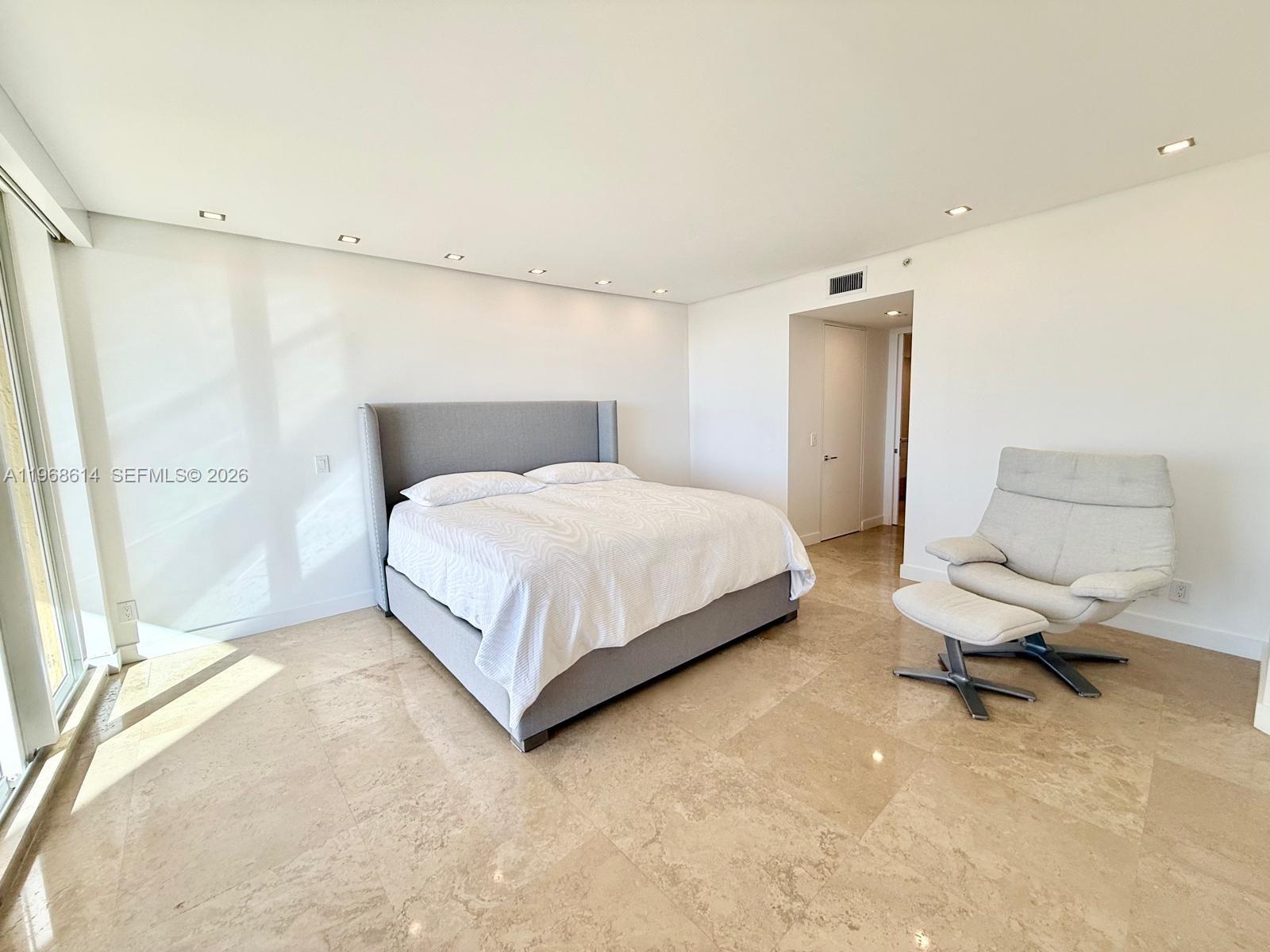 2100 N Ocean Blvd #12D, Fort Lauderdale FL 33305