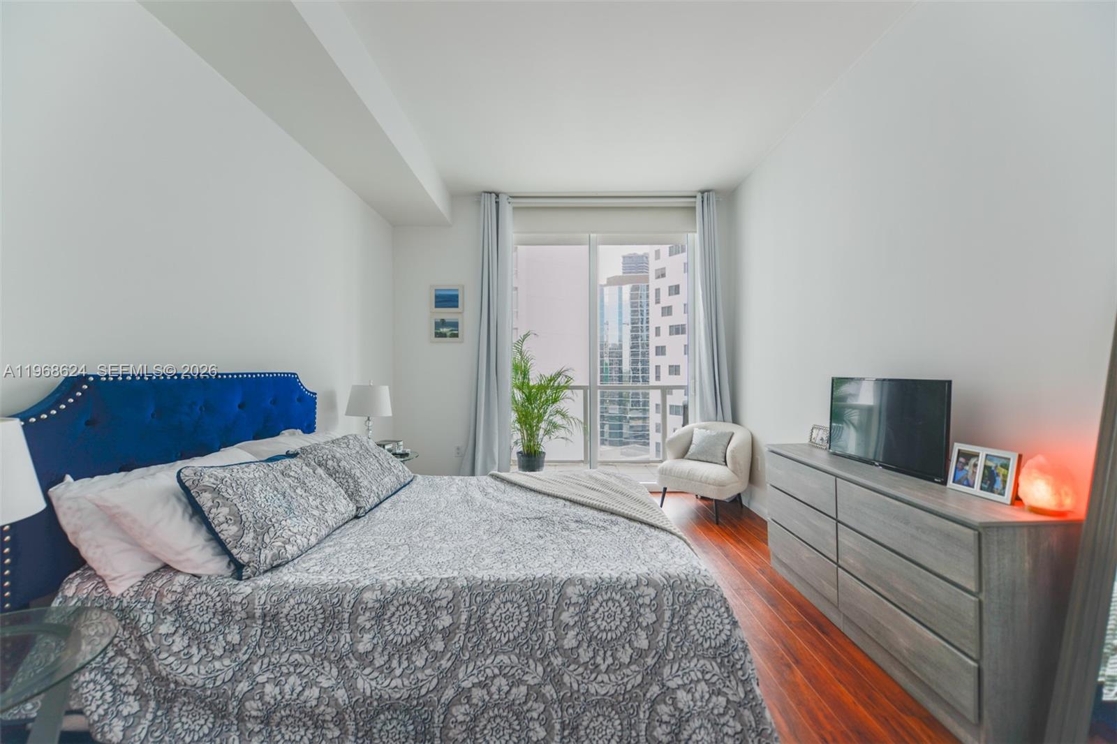 218 SE 14th Street #2306, Miami FL 33131