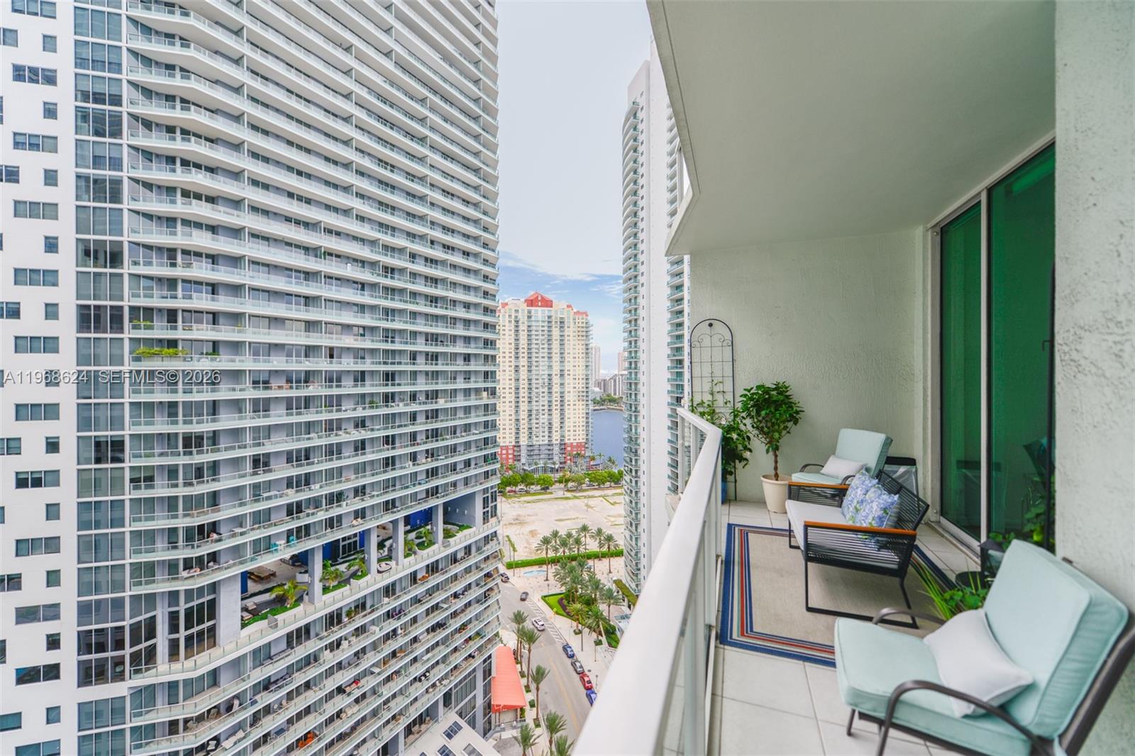218 SE 14th Street #2306, Miami FL 33131