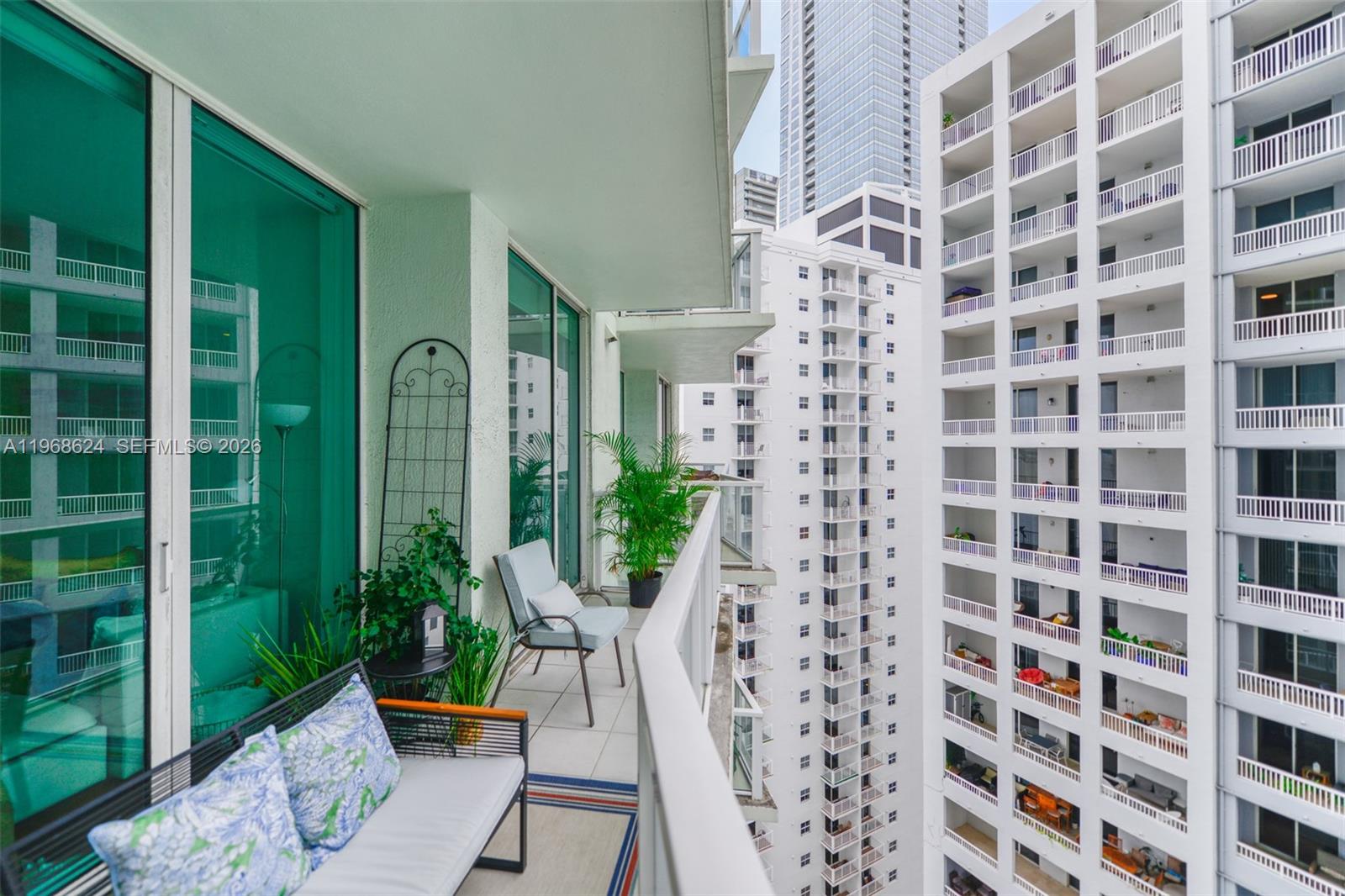 218 SE 14th Street #2306, Miami FL 33131