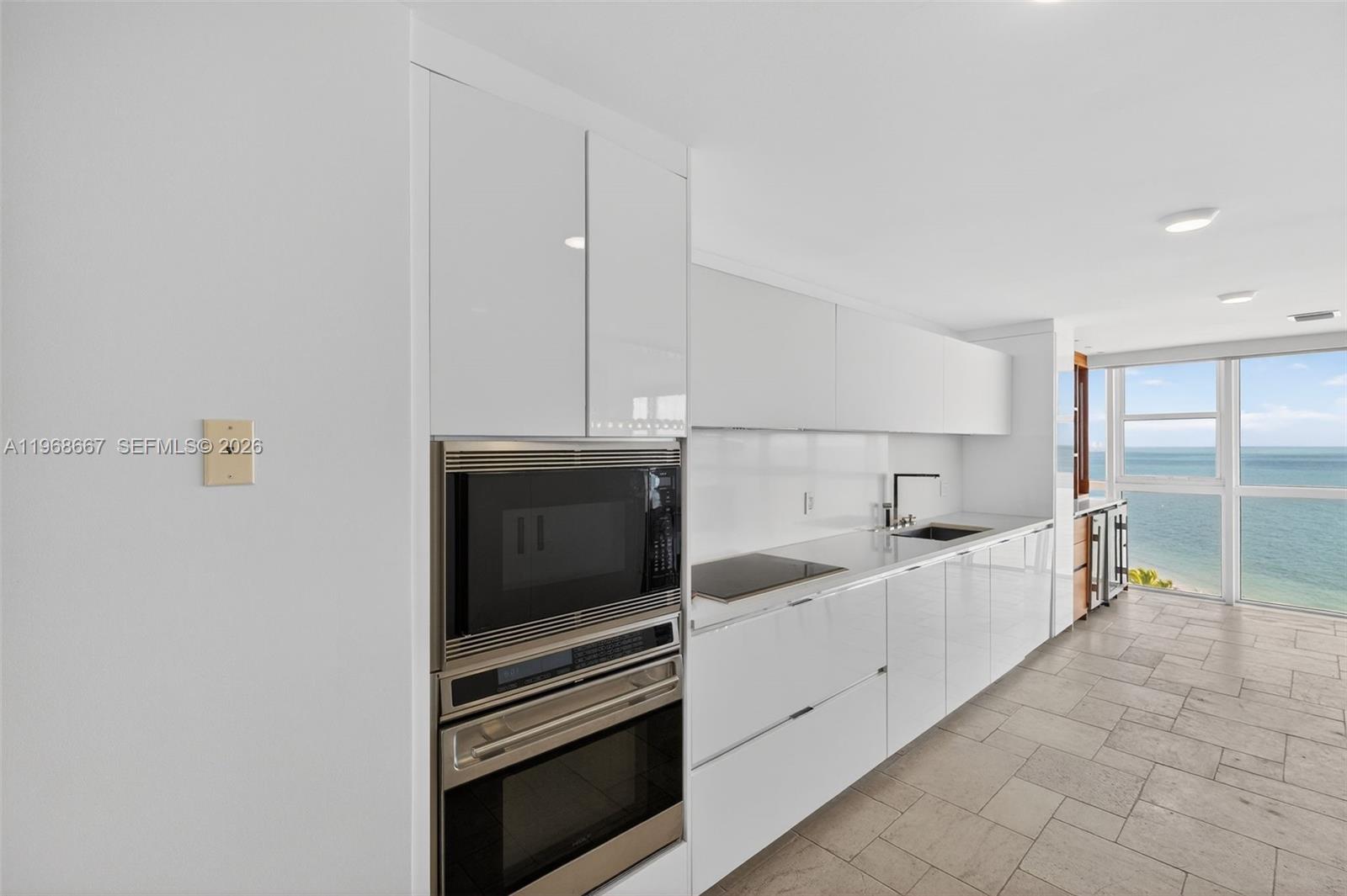 600 Grapetree Dr #11BN, Key Biscayne FL 33149