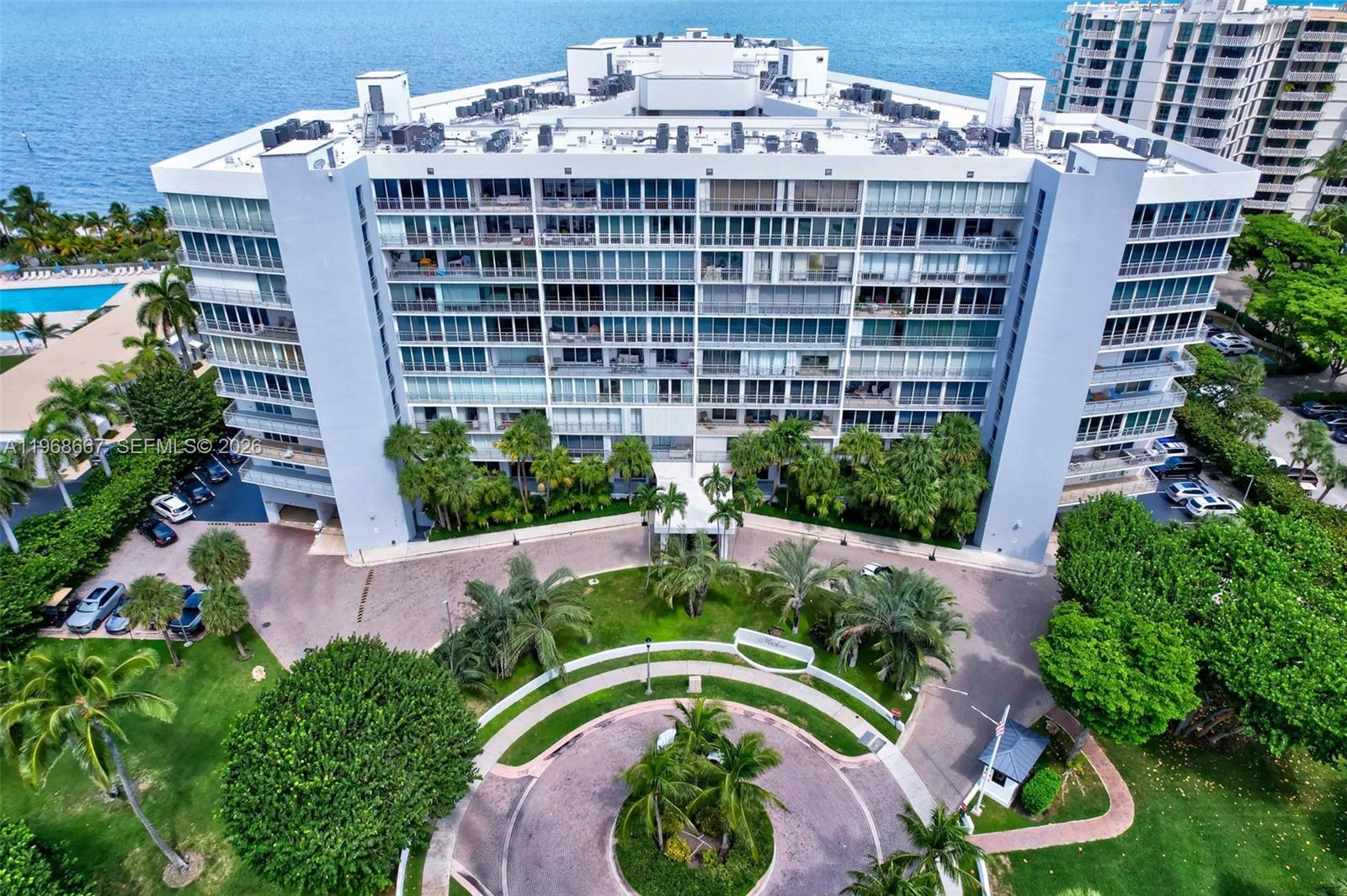 600 Grapetree Dr #11BN, Key Biscayne FL 33149